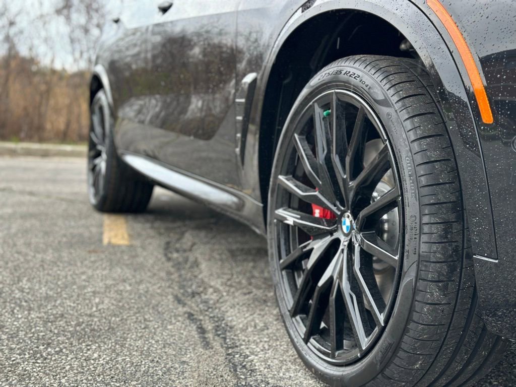 New 2026 Black Sapphire Metallic BMW M60i image 9