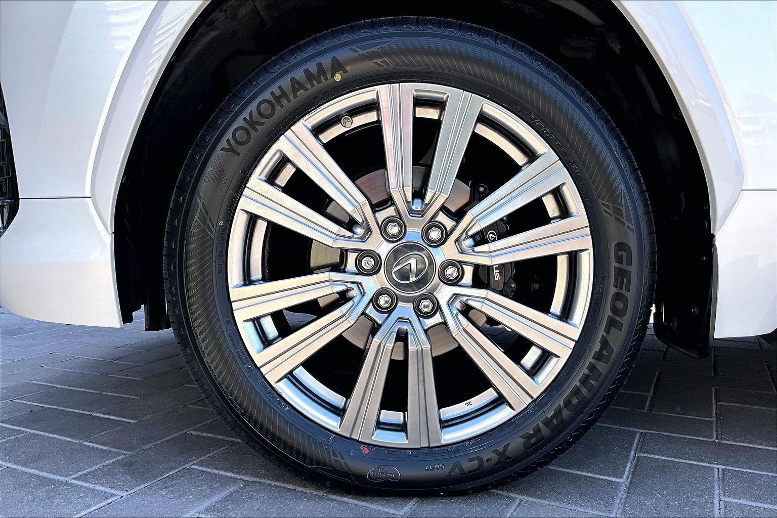 Used 2022 White Lexus 600 Ultra Luxury image 9