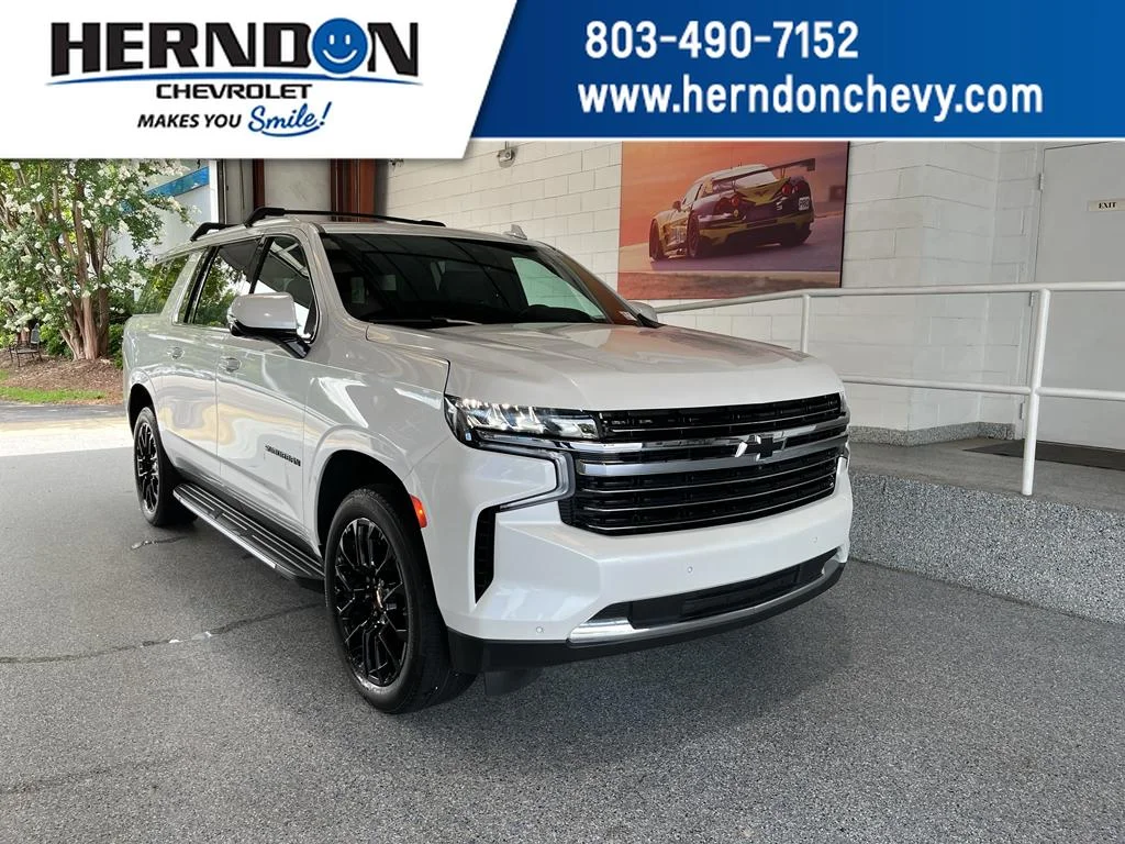 2024 Chevrolet Suburban 2WD 1500 LT's photo
