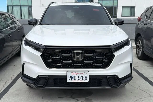 Certified Used 2024 Platinum White Pearl Honda Sport image 3