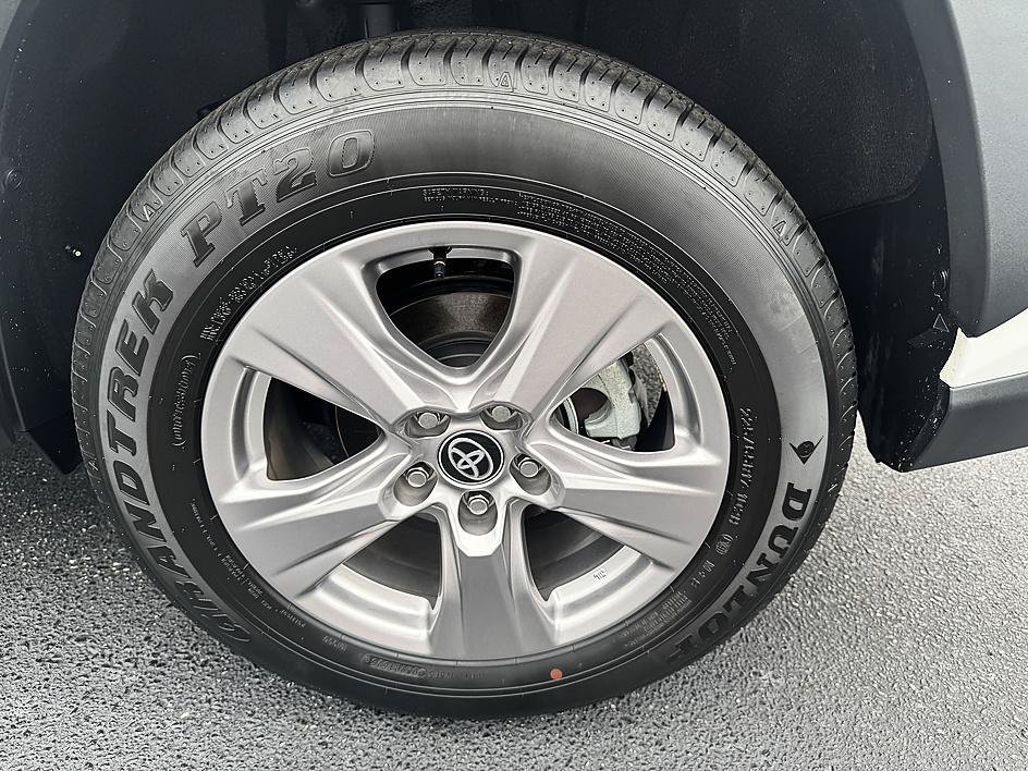 Used 2025 Ice Cap Toyota XLE image 26