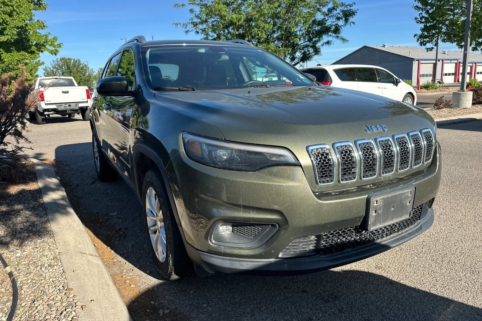 Used 2019 Green Jeep Latitude image 2