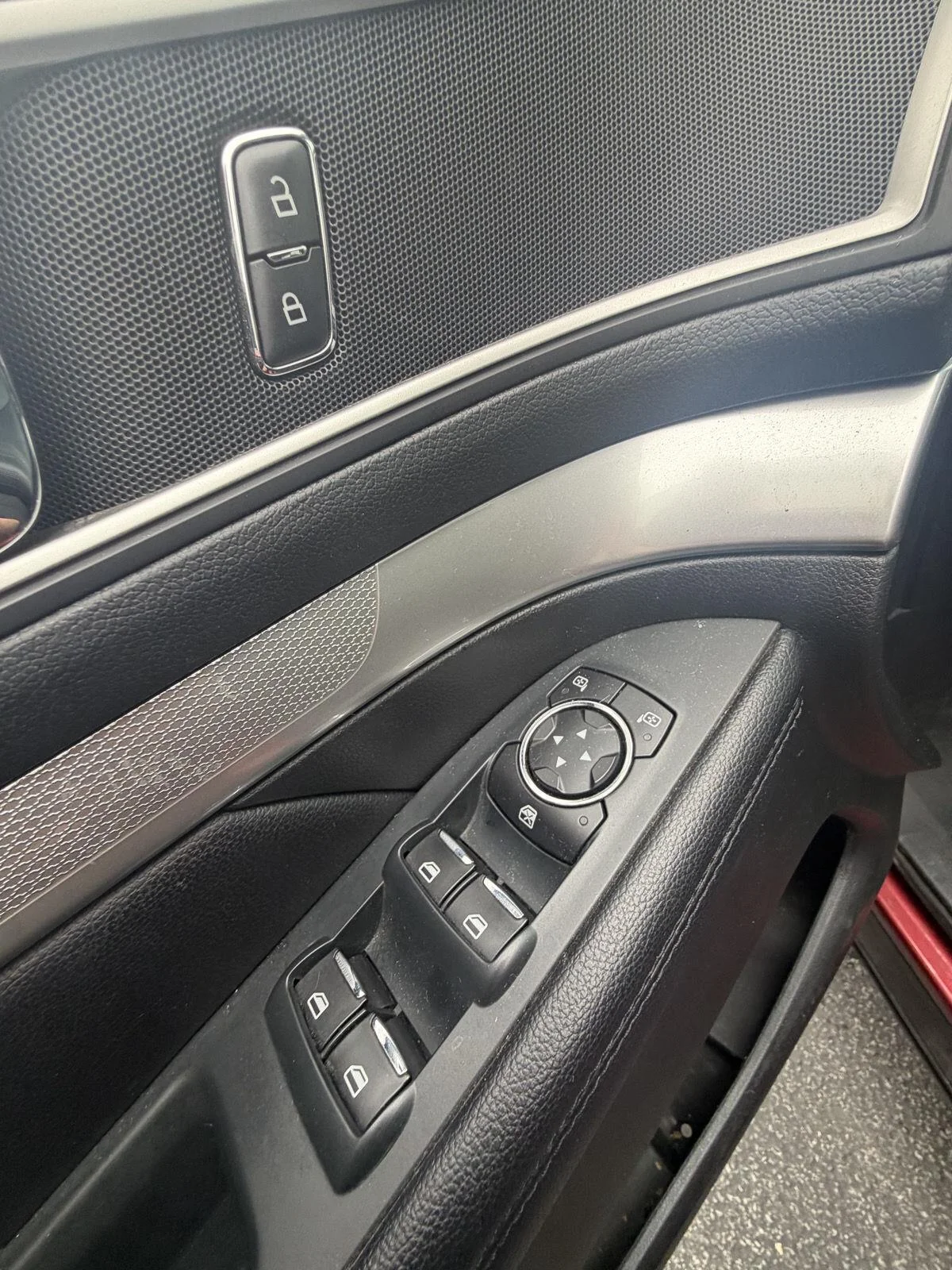 Used 2016 Ruby Red Metallic Tinted Clearcoat Ford XLT image 16