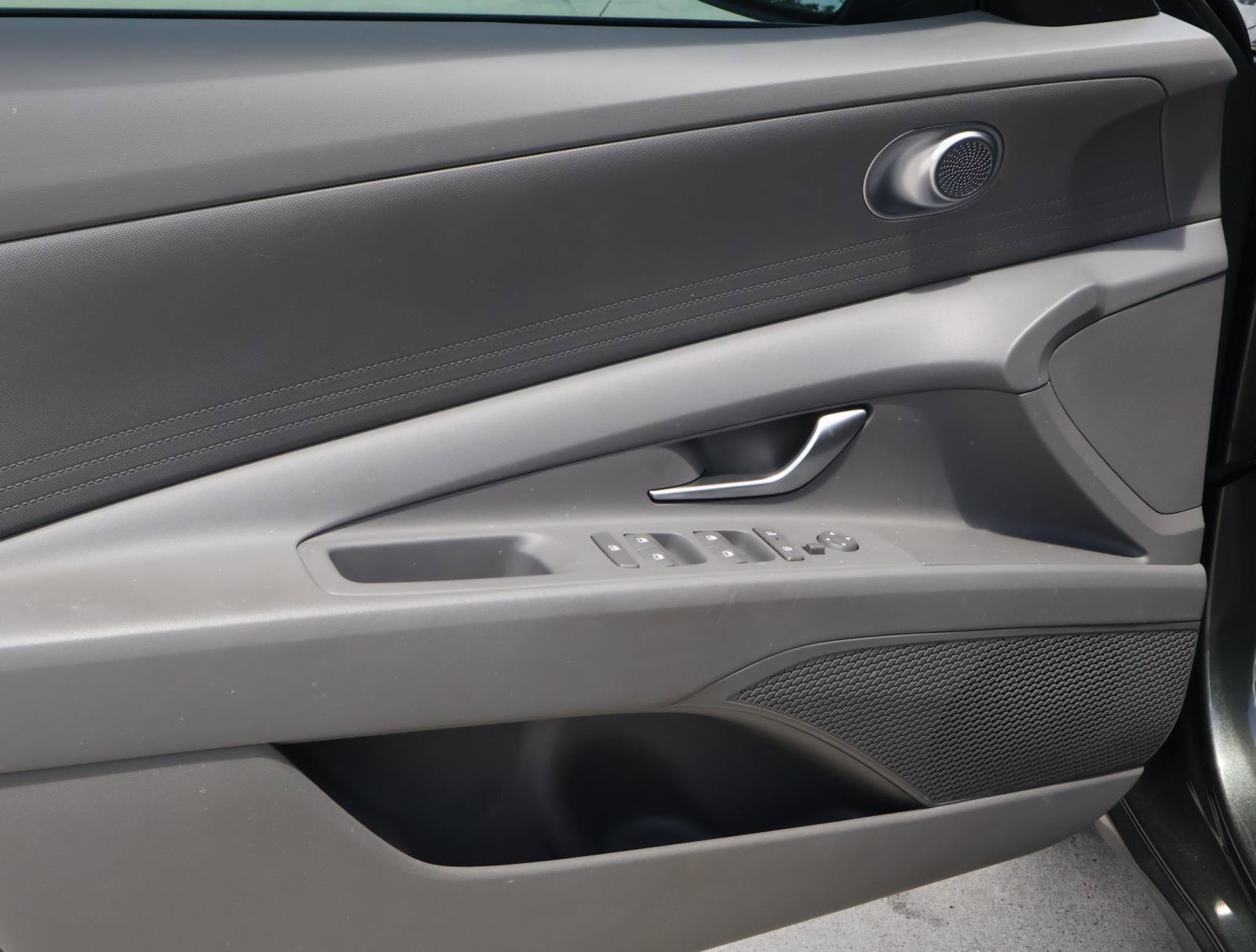 Used 2026 Amazon Gray Hyundai SE image 13
