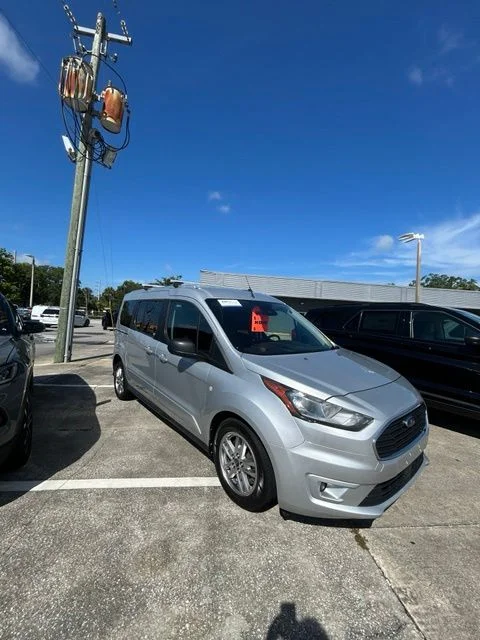 Used 2021 Silver Ford XLT image 2