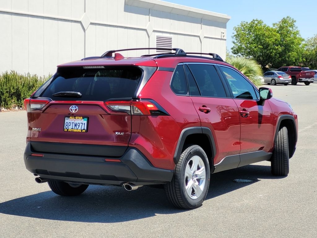 Used 2020 Red Toyota XLE image 4
