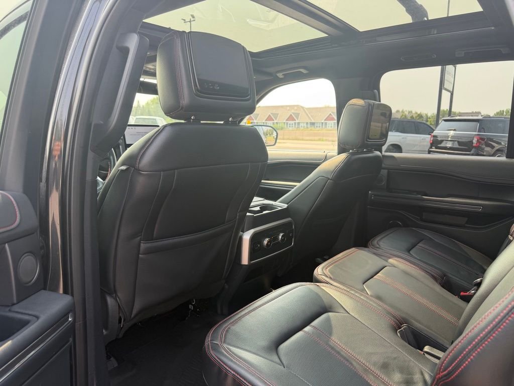 Used 2023  Ford Limited image 23