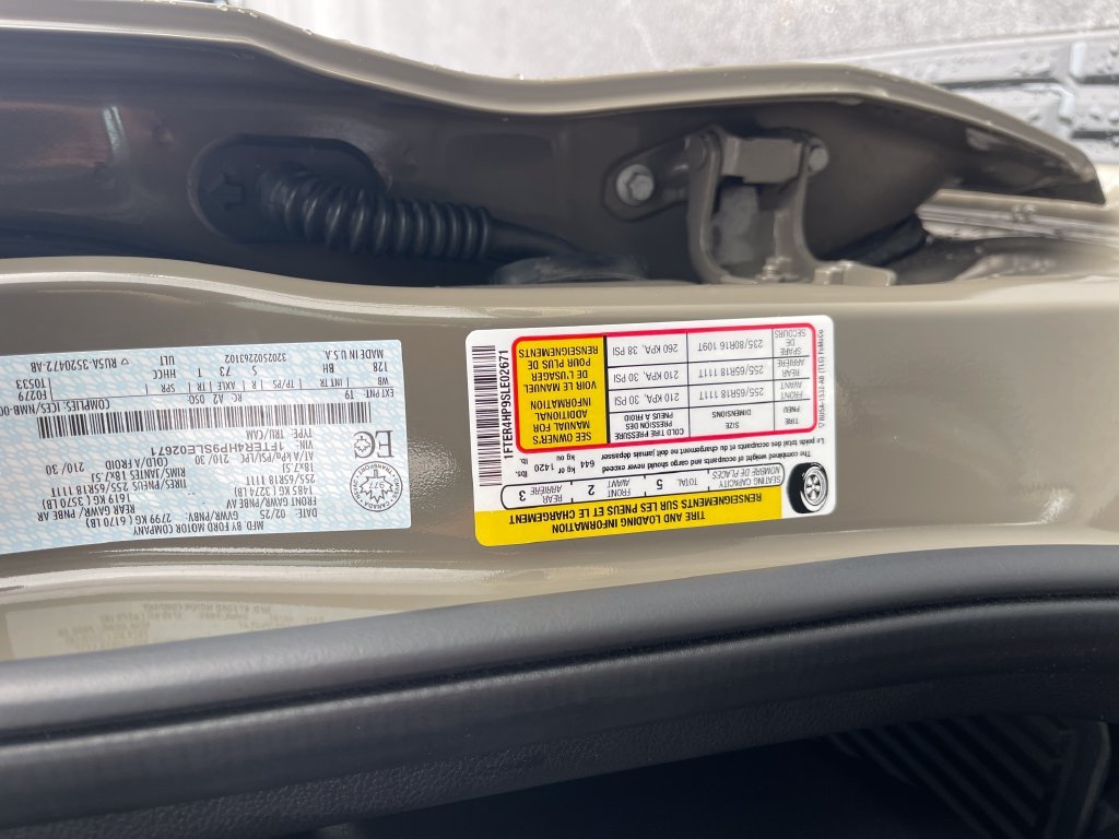 Used 2025 Green Ford XLT image 24