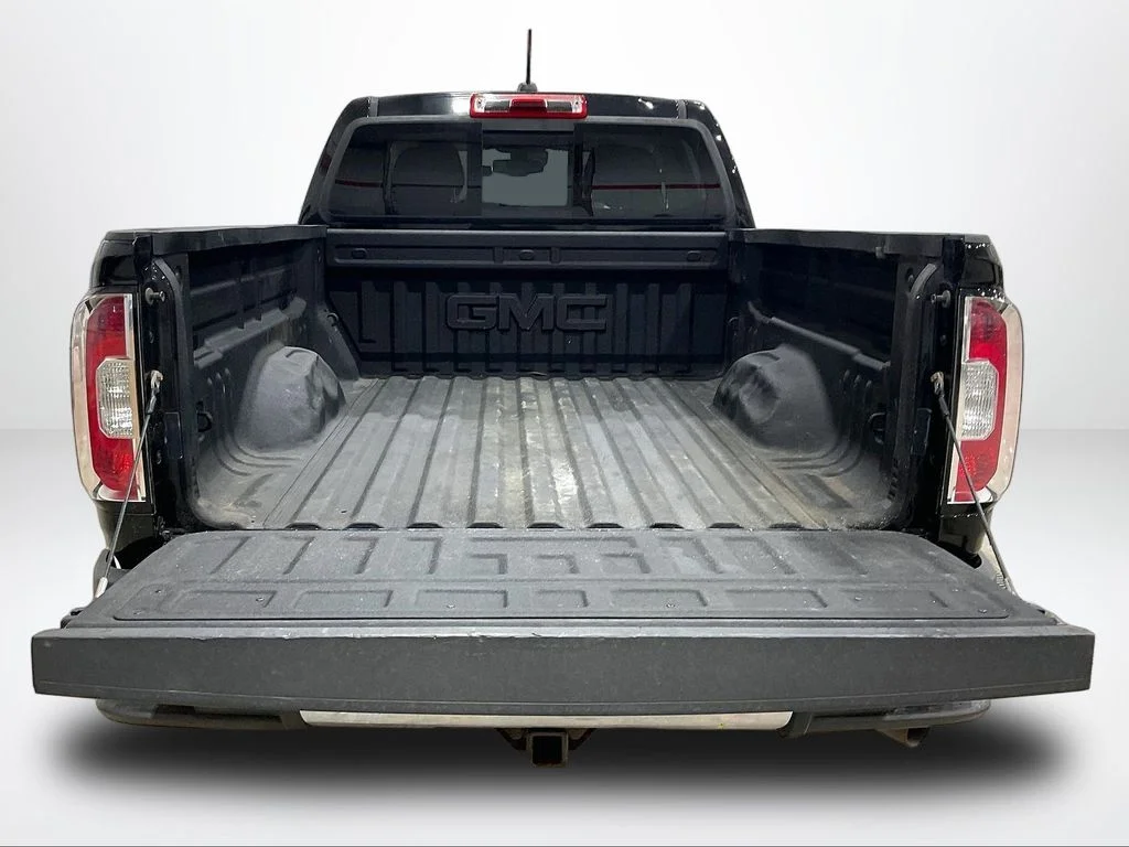 Used 2016 Black GMC SLT image 19