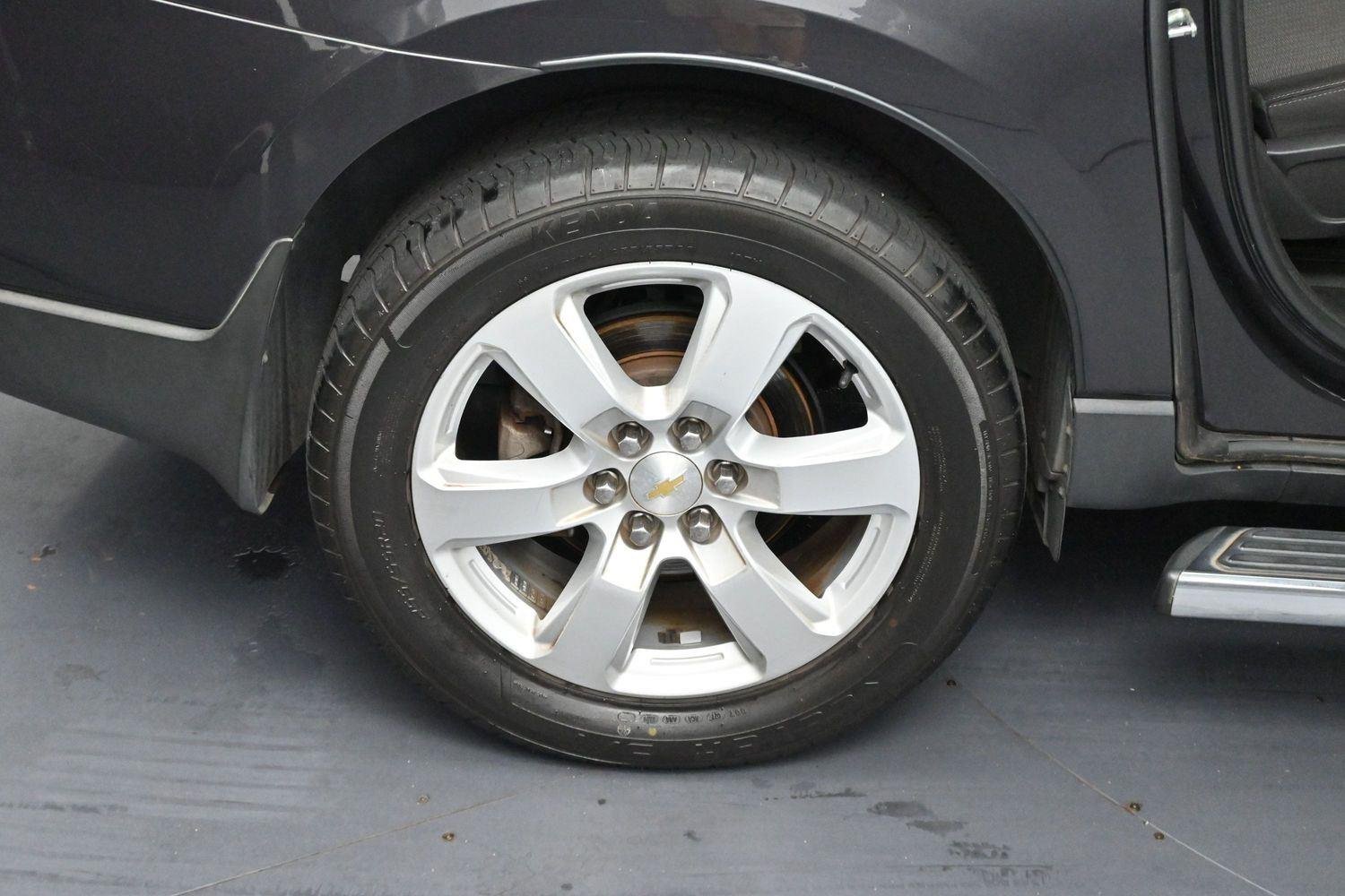 Used 2016 Tungsten Metallic Chevrolet LT image 35