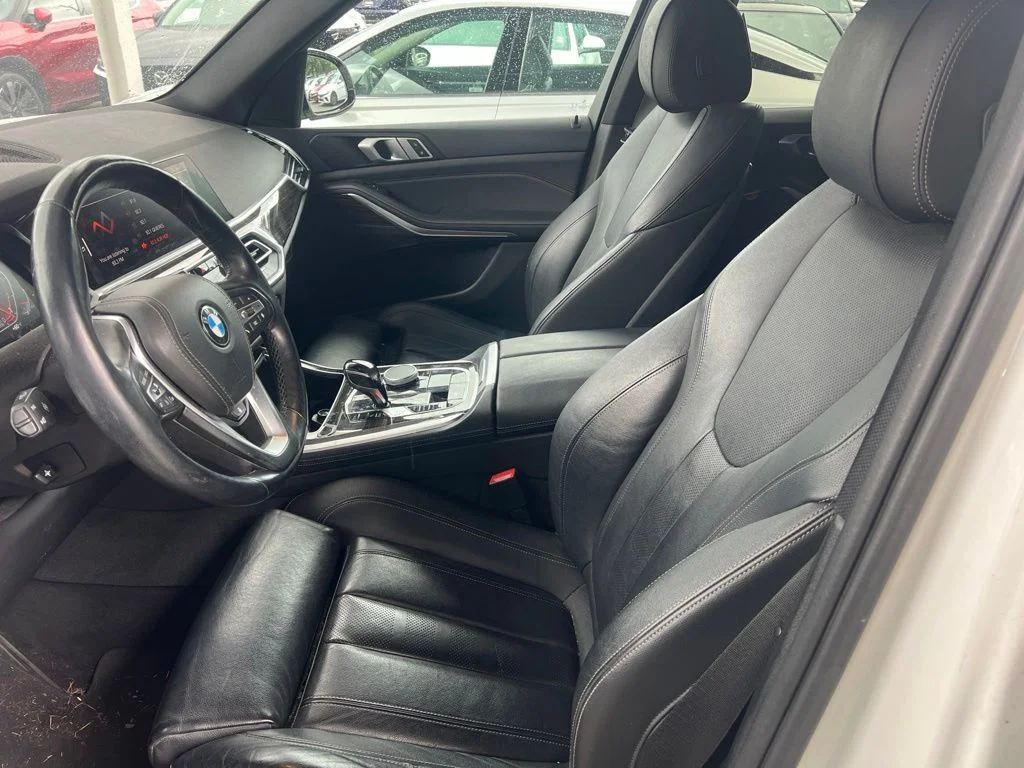 Used 2019 White BMW xDrive40i image 10