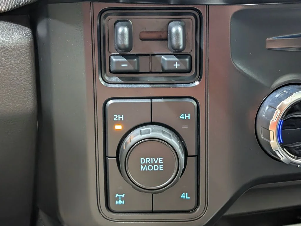 New 2026 Star White Metallic Tri-Coat Ford F-250® Platinum® image 8