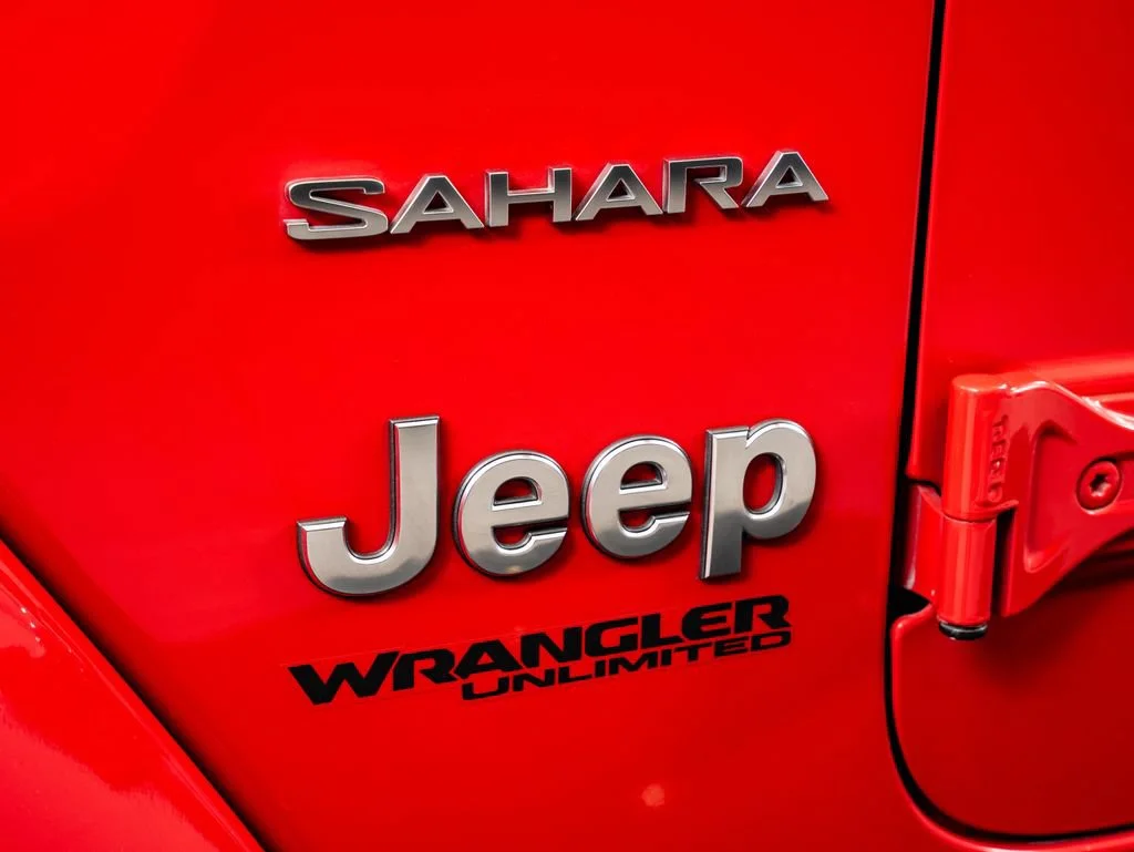Used 2022 Firecracker Red Clearcoat Jeep Unlimited Sahara image 18