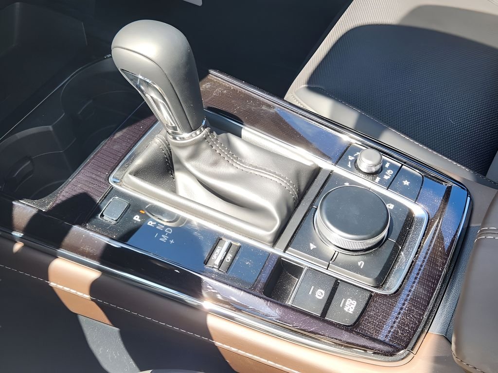 2025 Mazda CX-30 Premium - Photo 17