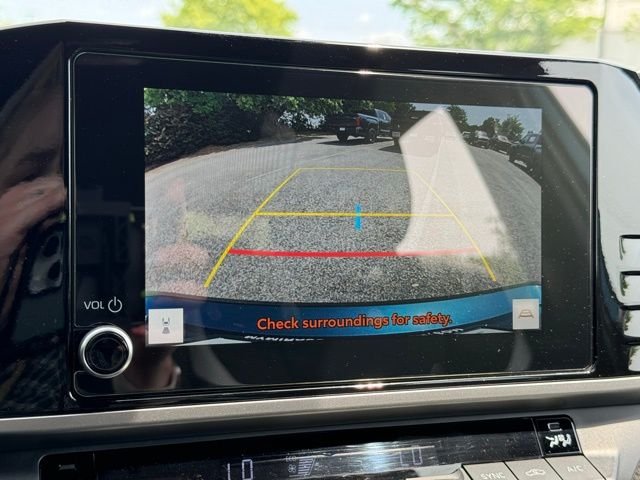 Used 2025  Toyota SE image 33