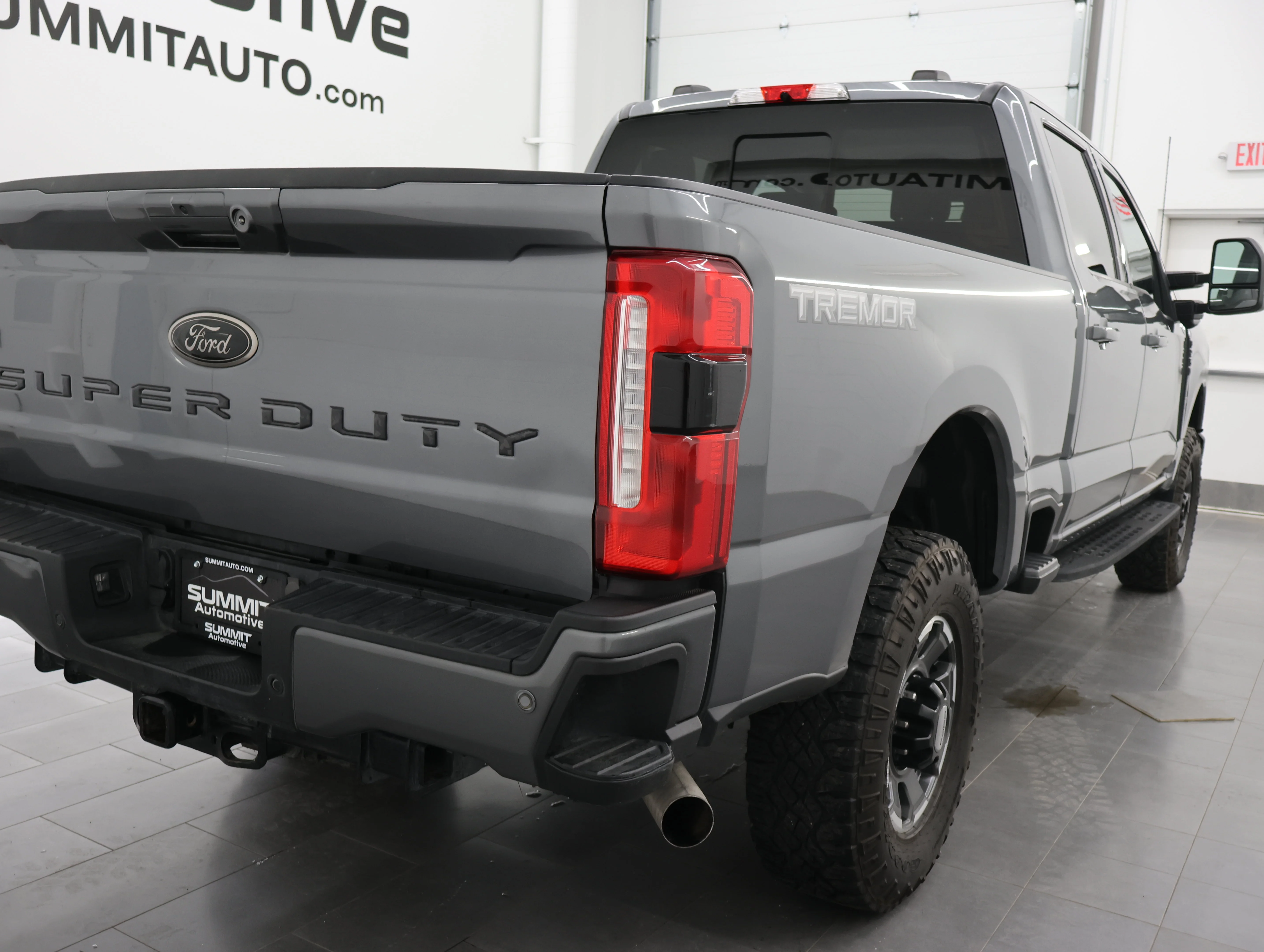 Used 2023 Carbonized Gray Metallic Ford XLT image 4