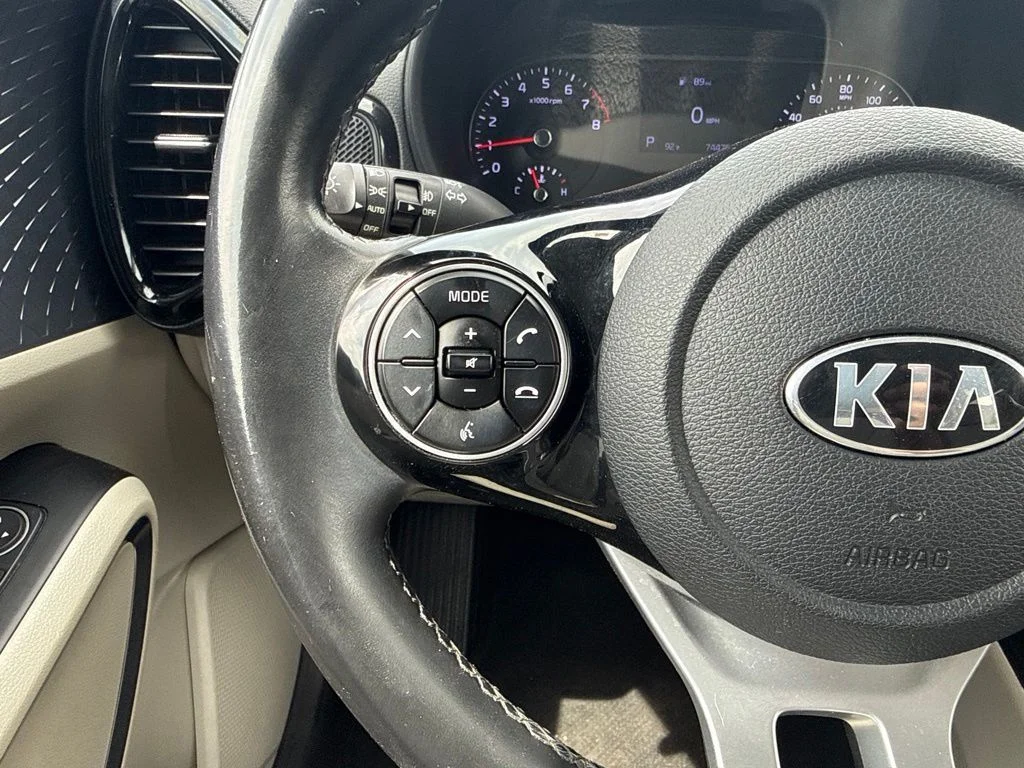 Used 2020 Green Kia EX image 14