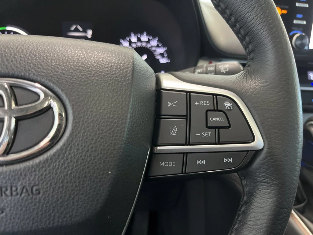 Used 2022 Gray Toyota XLE image 8