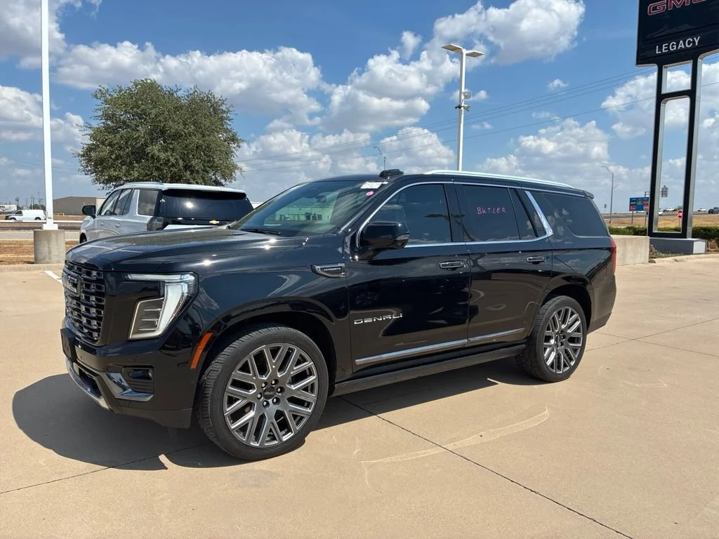 Used 2025 Onyx Black GMC Denali Ultimate image 1