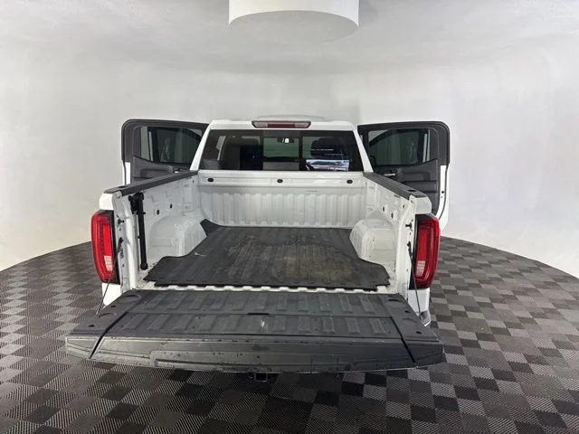 Used 2021 White GMC SLT image 17
