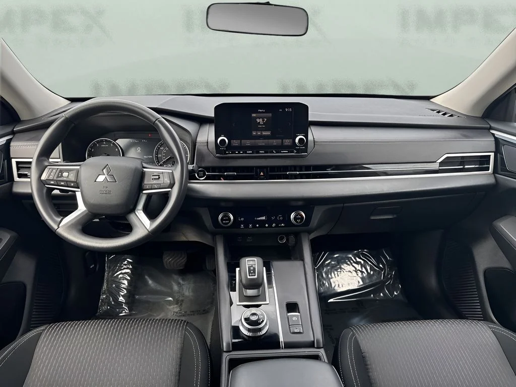 Used 2022 White Mitsubishi ES image 11