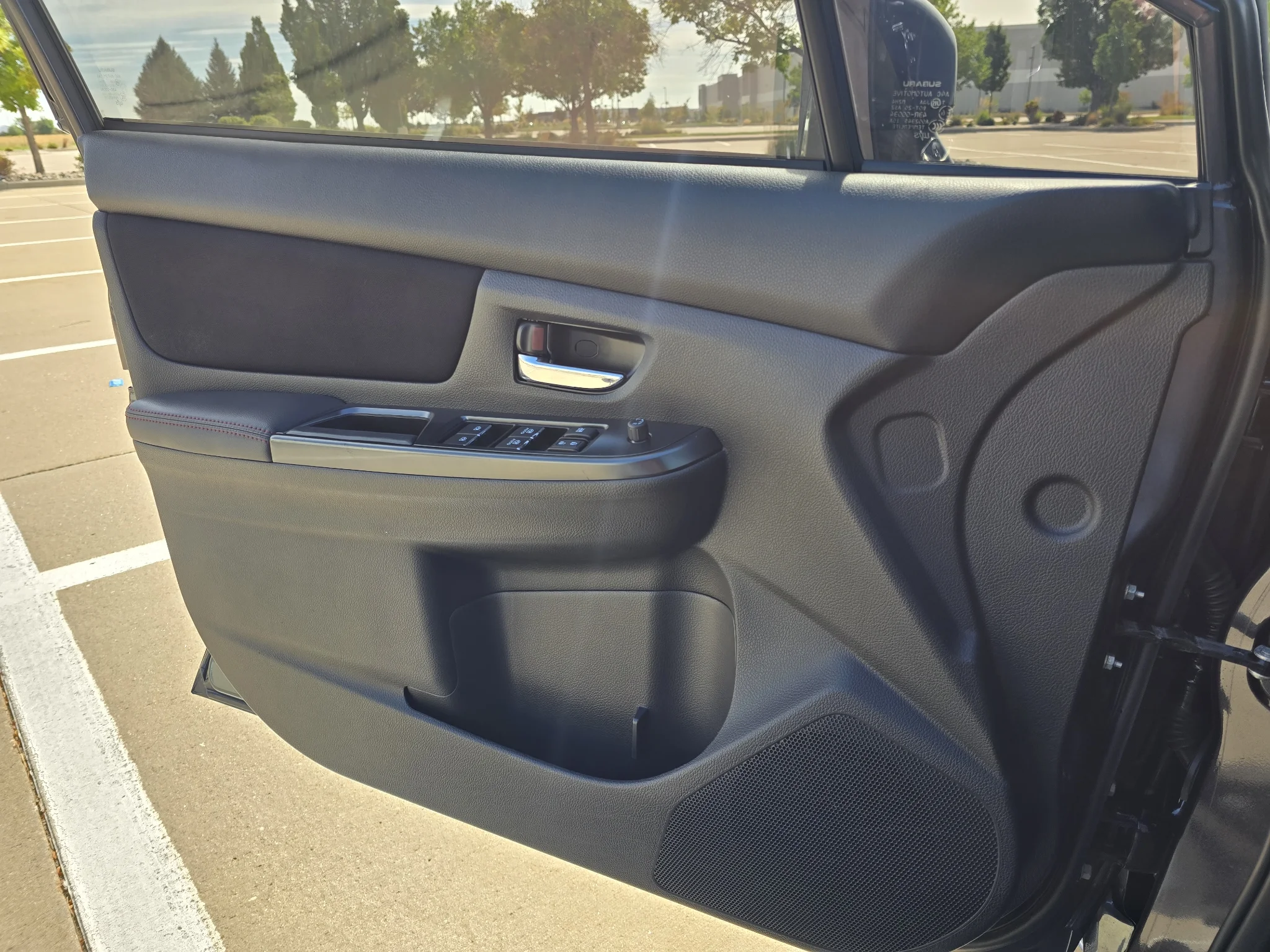 Used 2018 Dark Gray Metallic Subaru Premium image 18