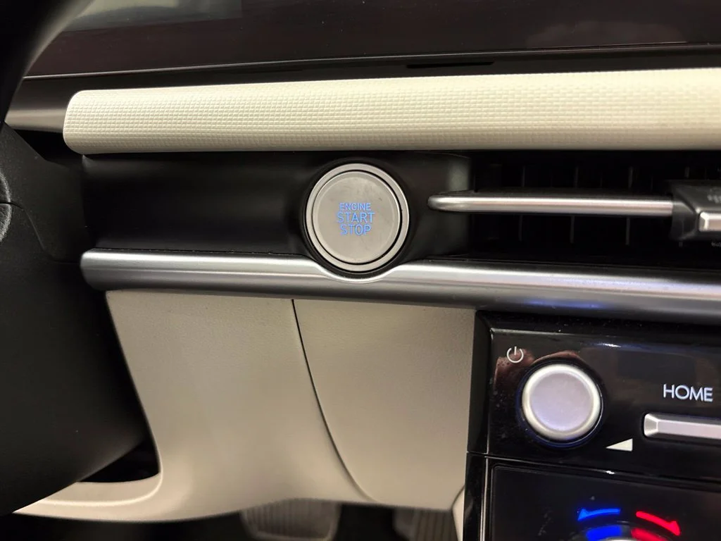 Used 2025 Blue Hyundai SEL image 30