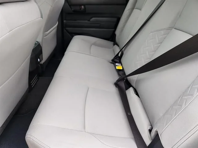 2025 Toyota Tacoma SR5 - Photo 20