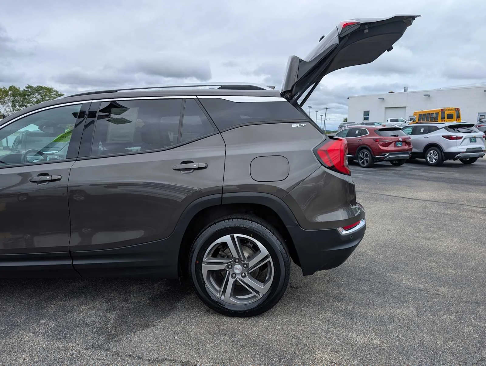 Used 2019 Smokey Quartz Metallic GMC SLT image 11