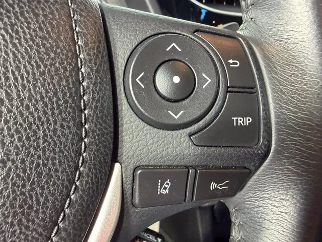 Used 2017 White Toyota SE image 28