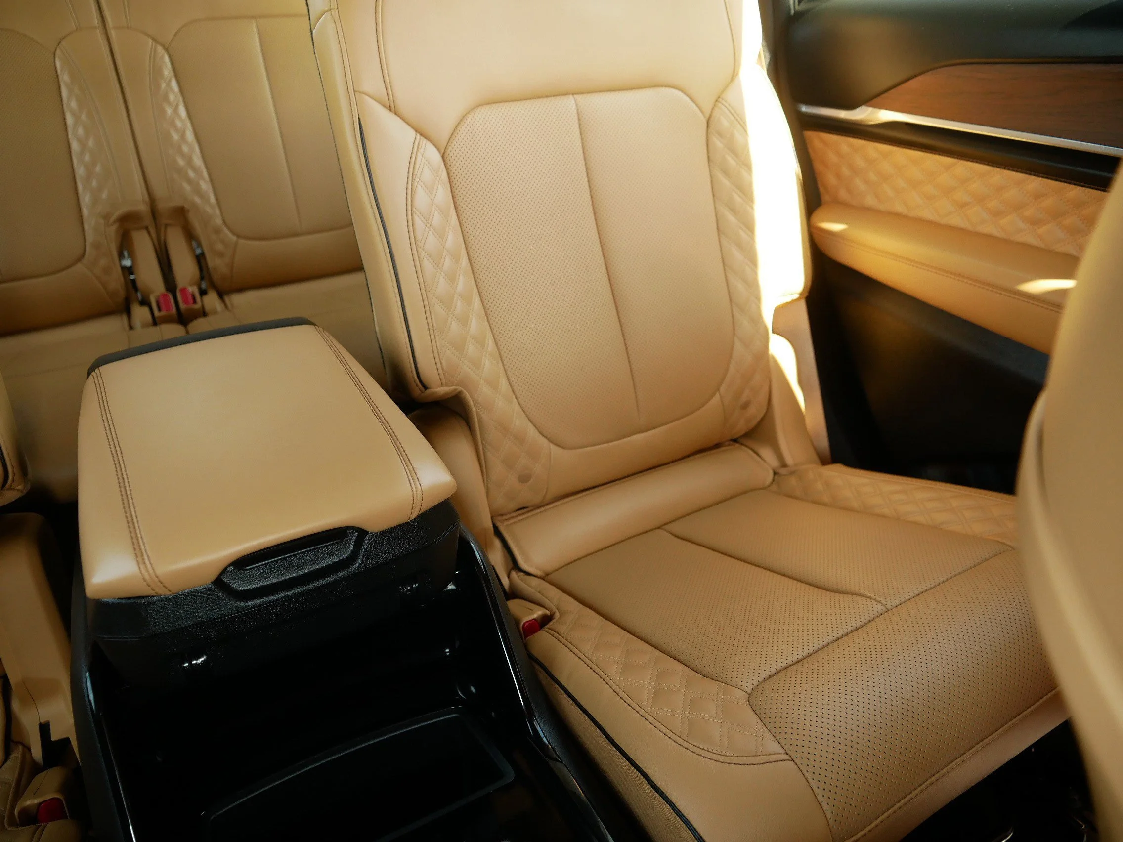 Used 2024 Baltic Gray Metallic Clearcoat Jeep Summit image 14