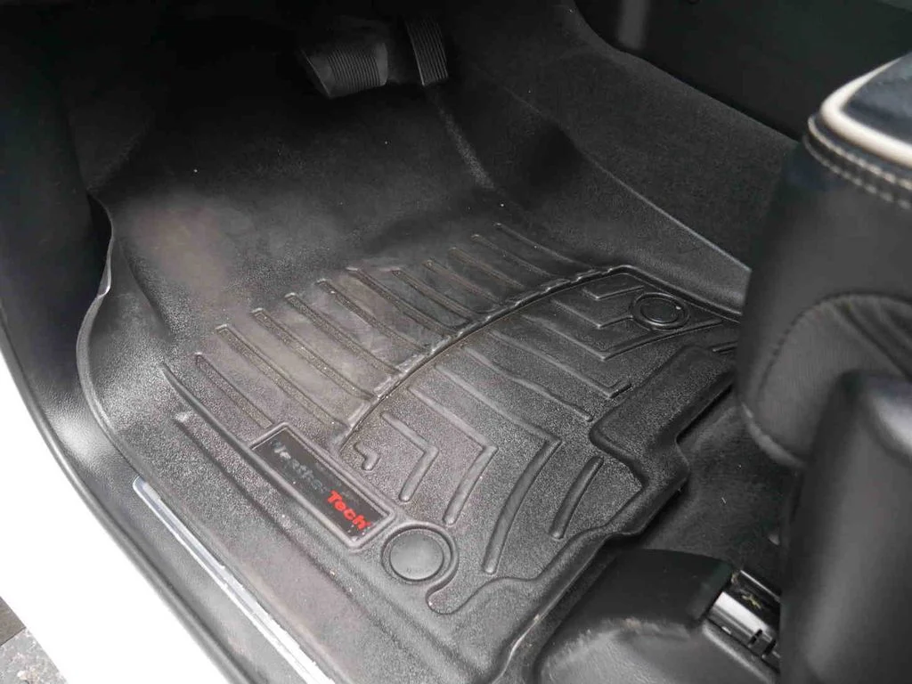 Used 2021 White Ram Limited image 34
