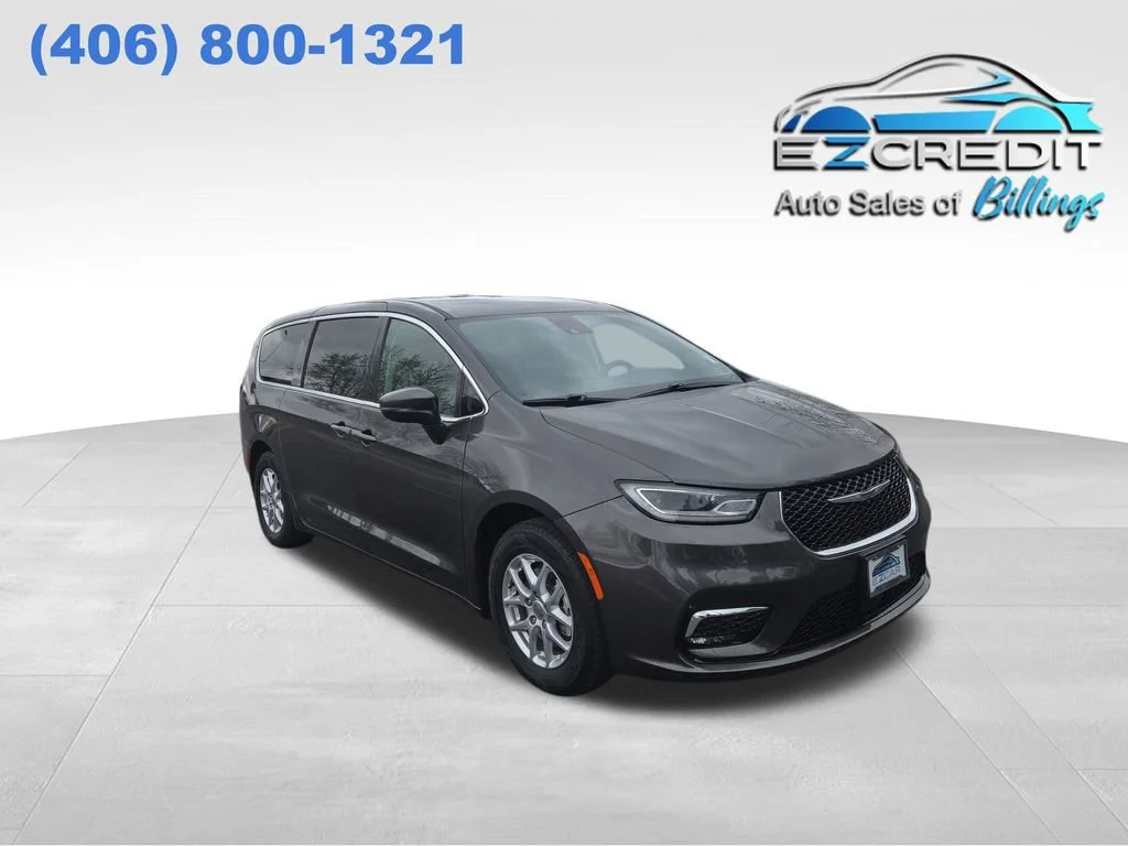2023 Chrysler Pacifica Touring L's photo