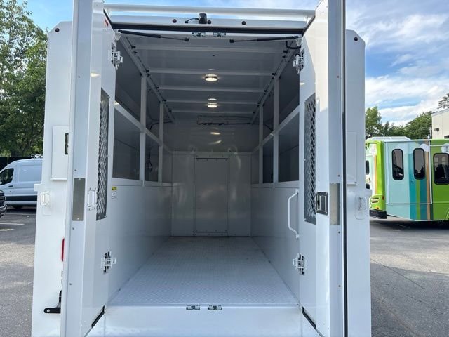 2026 Ford Transit-350 — photo 29