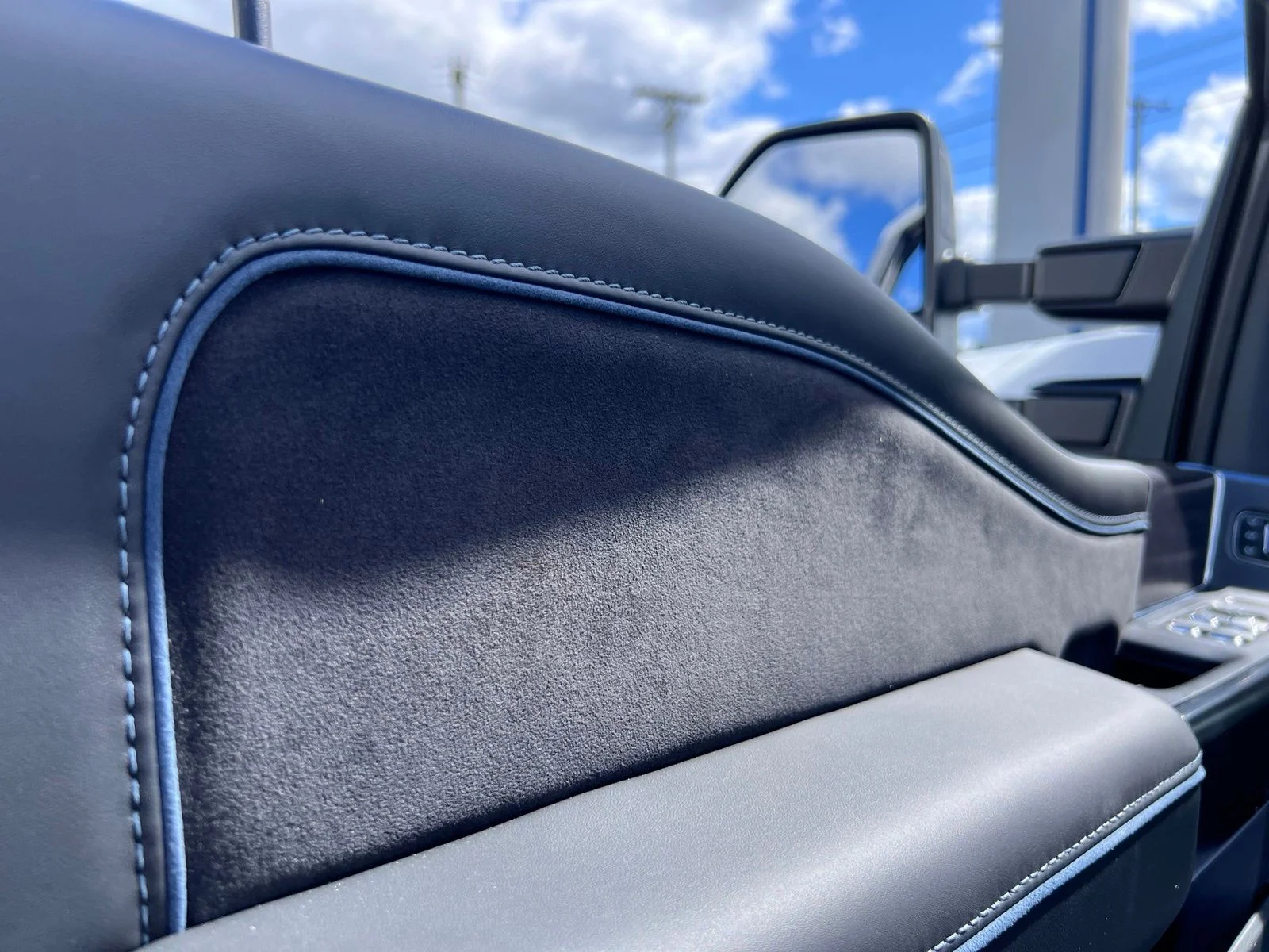 New 2026 Star White Metallic Tri-Coat Ford F-350® Platinum® image 32