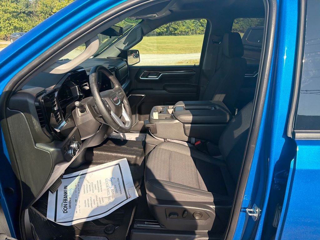 Used 2023 Blue GMC Elevation image 13