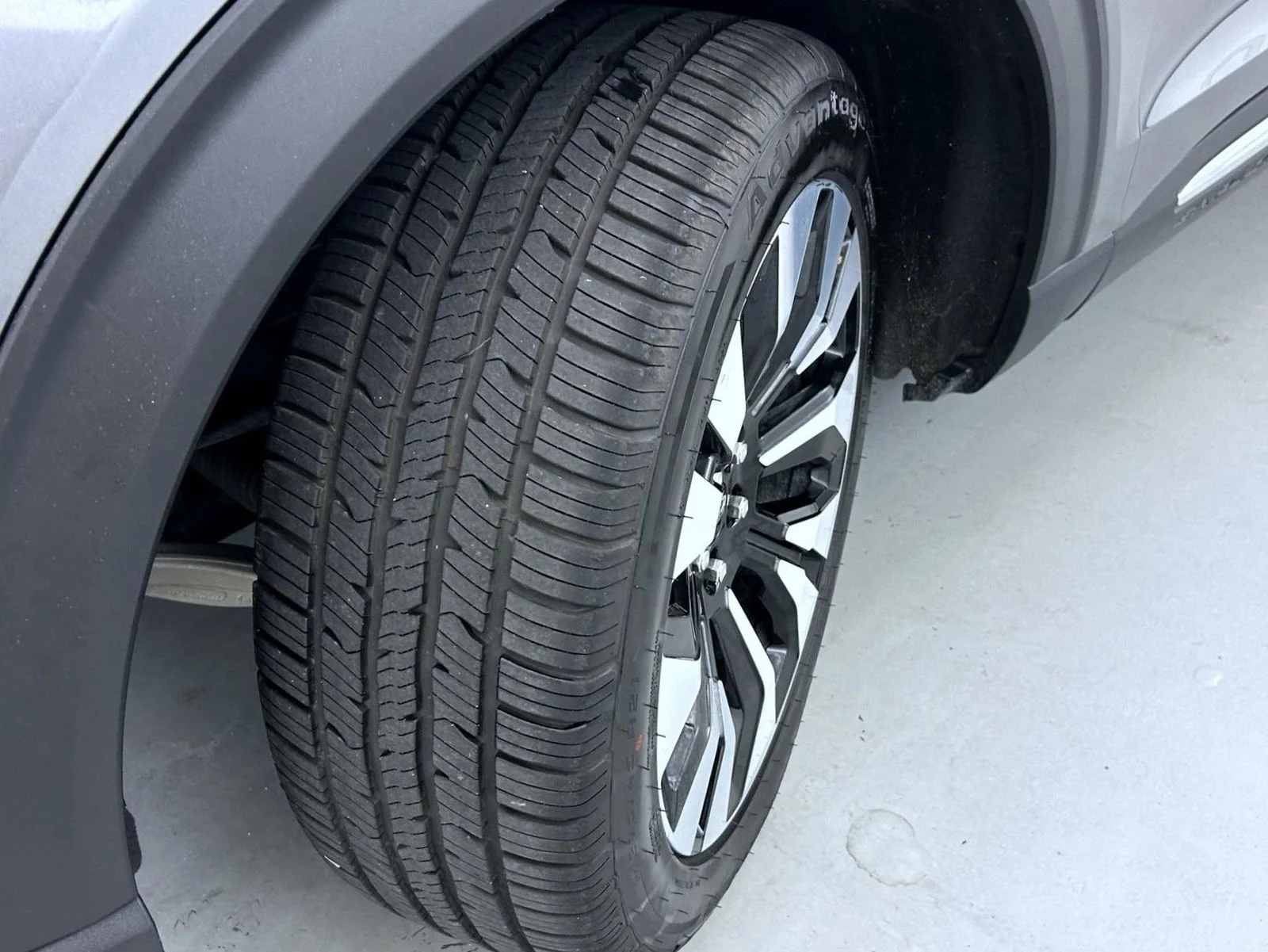 Used 2025 Gray Ford Platinum image 26