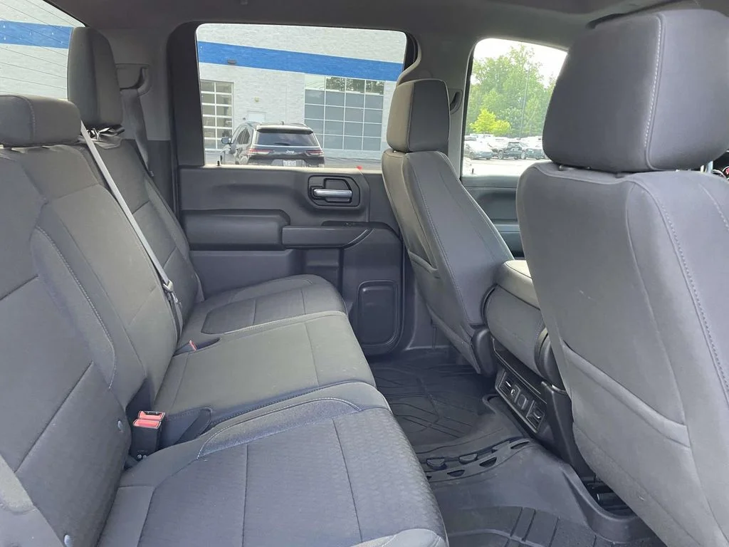 Used 2021 SILVER ICE METALLIC Chevrolet LT image 11