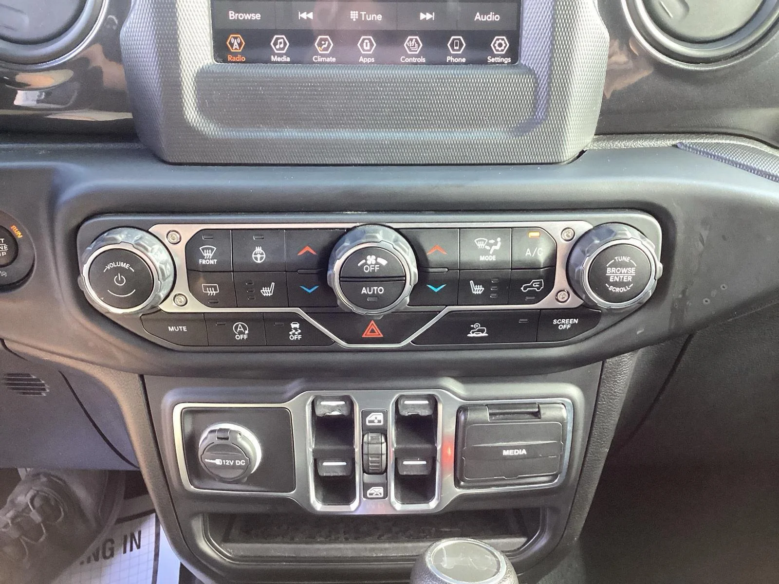 Used 2021 Bright White Clearcoat Jeep Unlimited Sport Altitude image 21