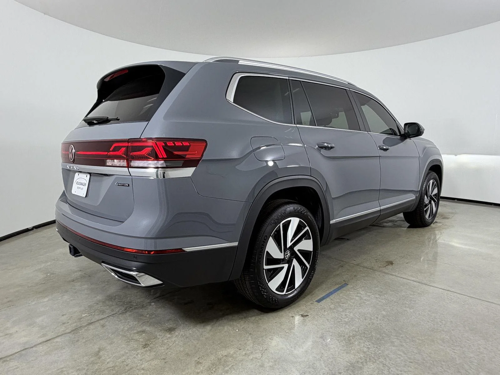 New 2026 Pure Gray Volkswagen 2.0T SEL image 5