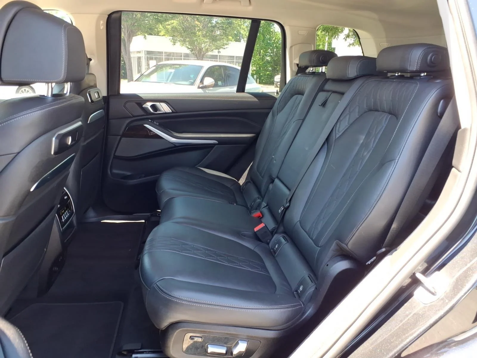 Used 2023 Black Sapphire Metallic BMW xDrive40i image 19