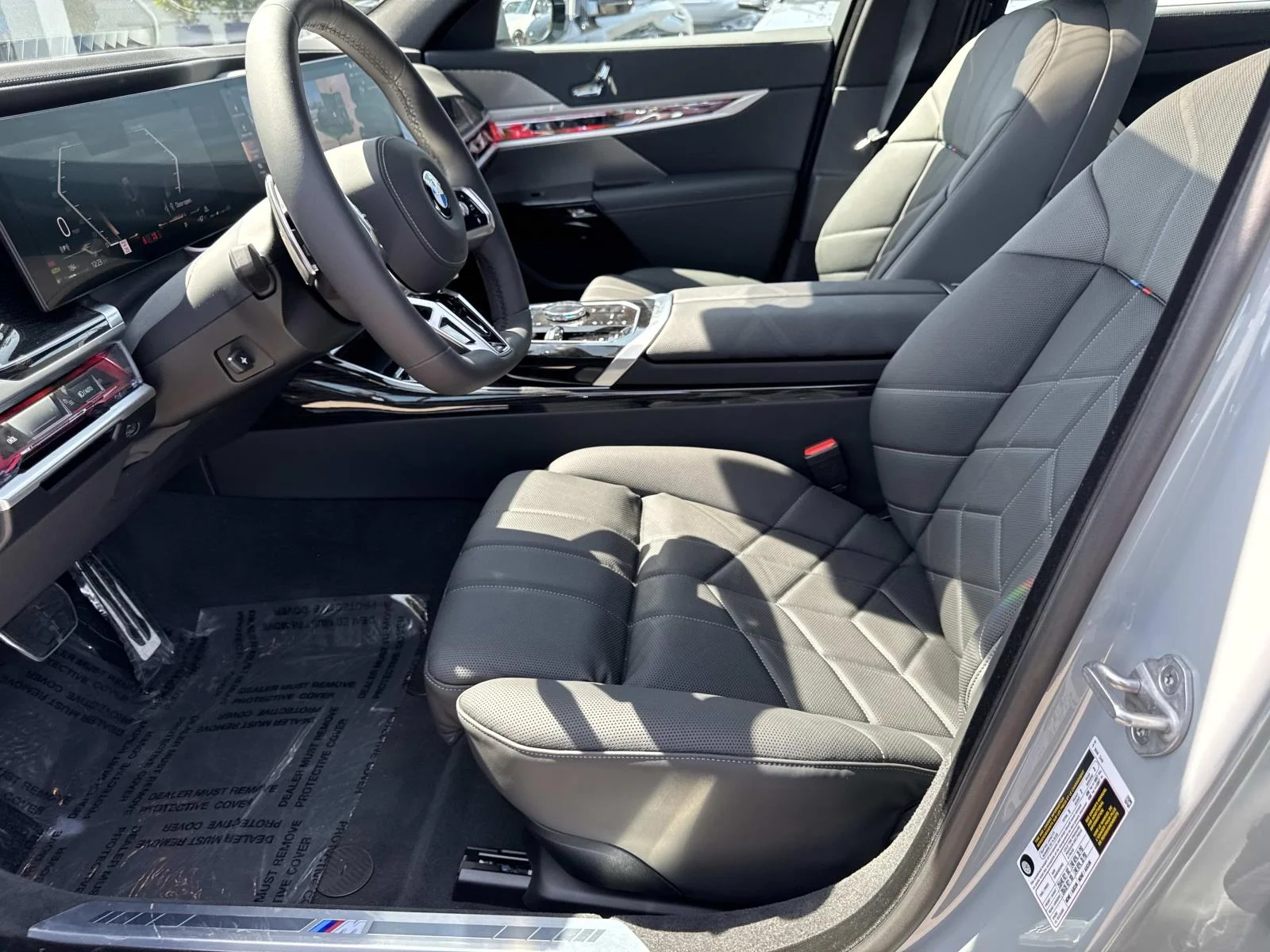 2025 BMW 7 Series 740i - Photo 12
