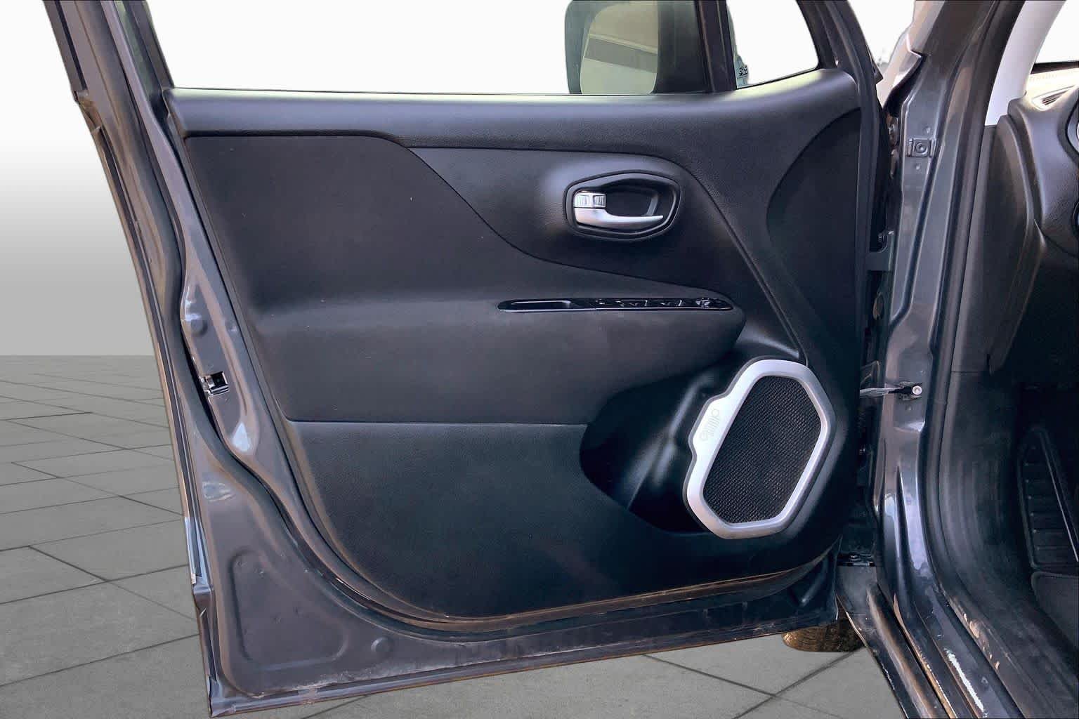 Used 2021 Graphite Gray Jeep Latitude image 22