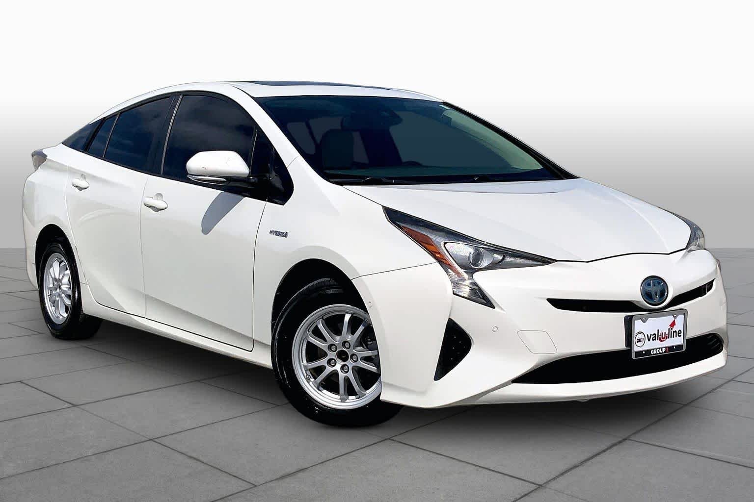Pre-Owned 2017 Toyota Prius Four