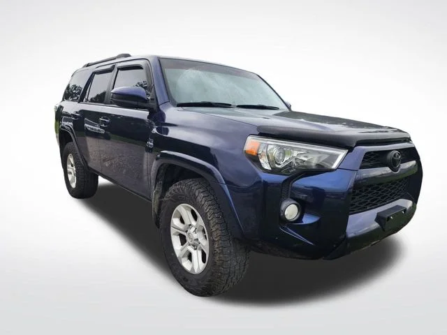 Used 2015 Blue Toyota SR5 image 6