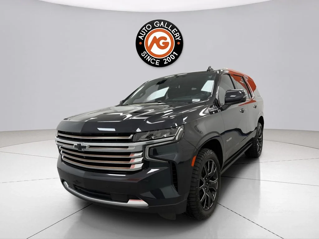 Used 2023 Gray Chevrolet High Country image 3