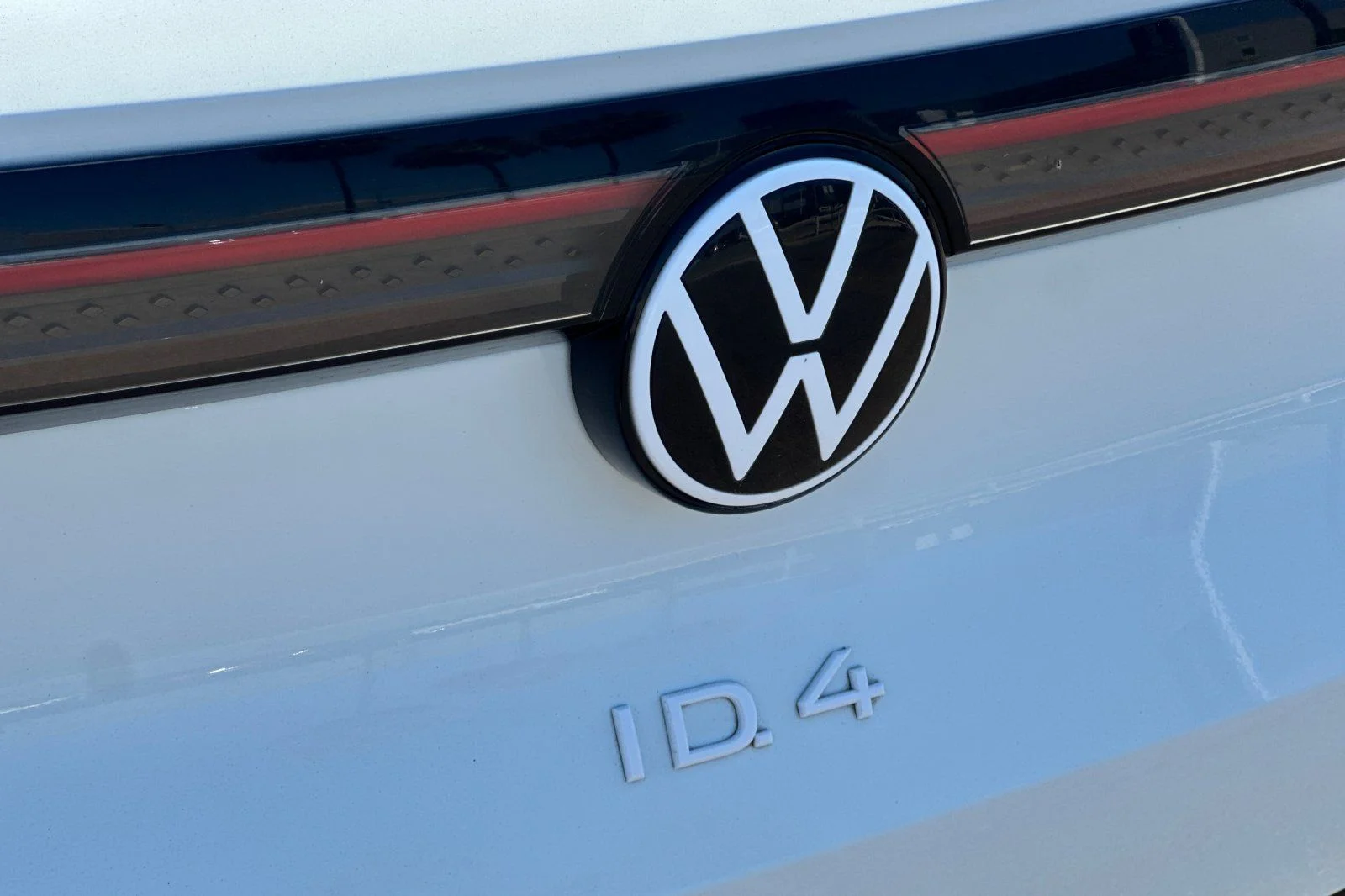 Used 2023 White Volkswagen Pro image 27