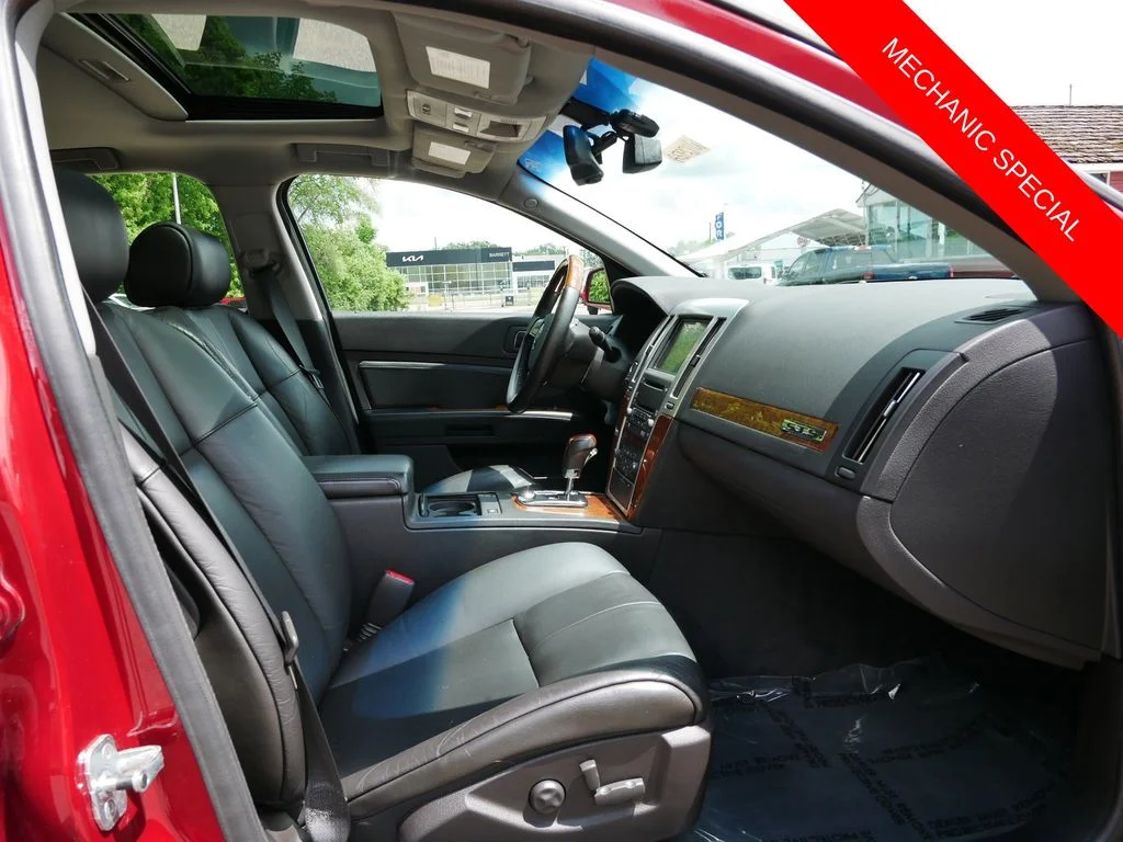 Used 2009 Red Cadillac V8 image 8
