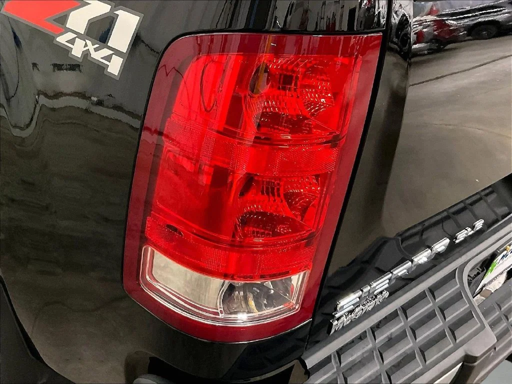 Used 2013 Black GMC SLE image 35