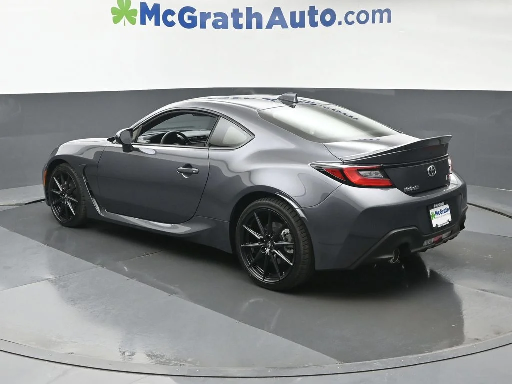 Used 2025  Toyota Premium image 22